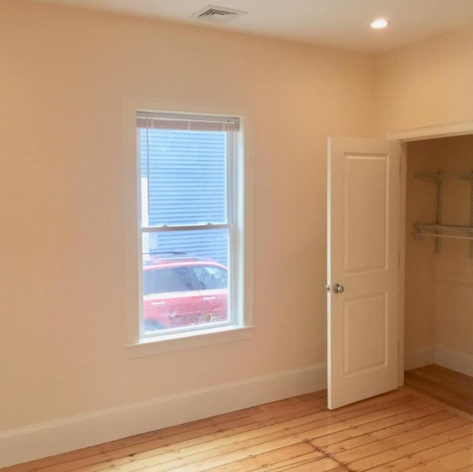 33 Pratt St, Allston