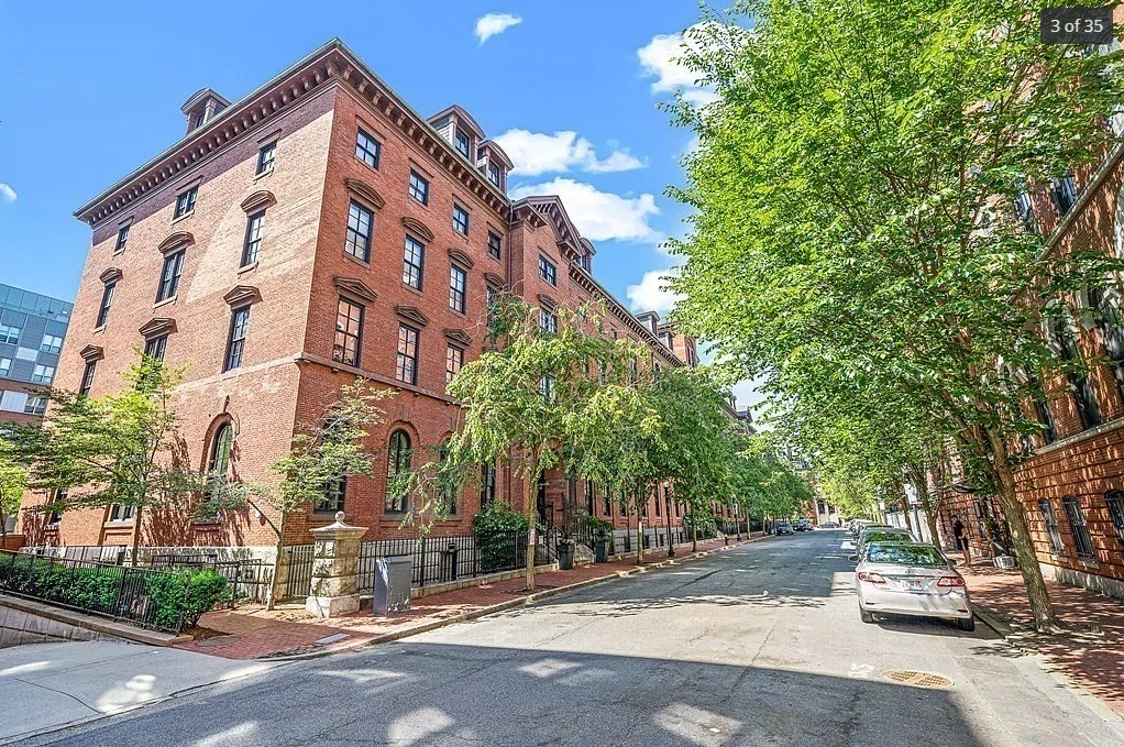 21 Father Francis Gilday St, South End