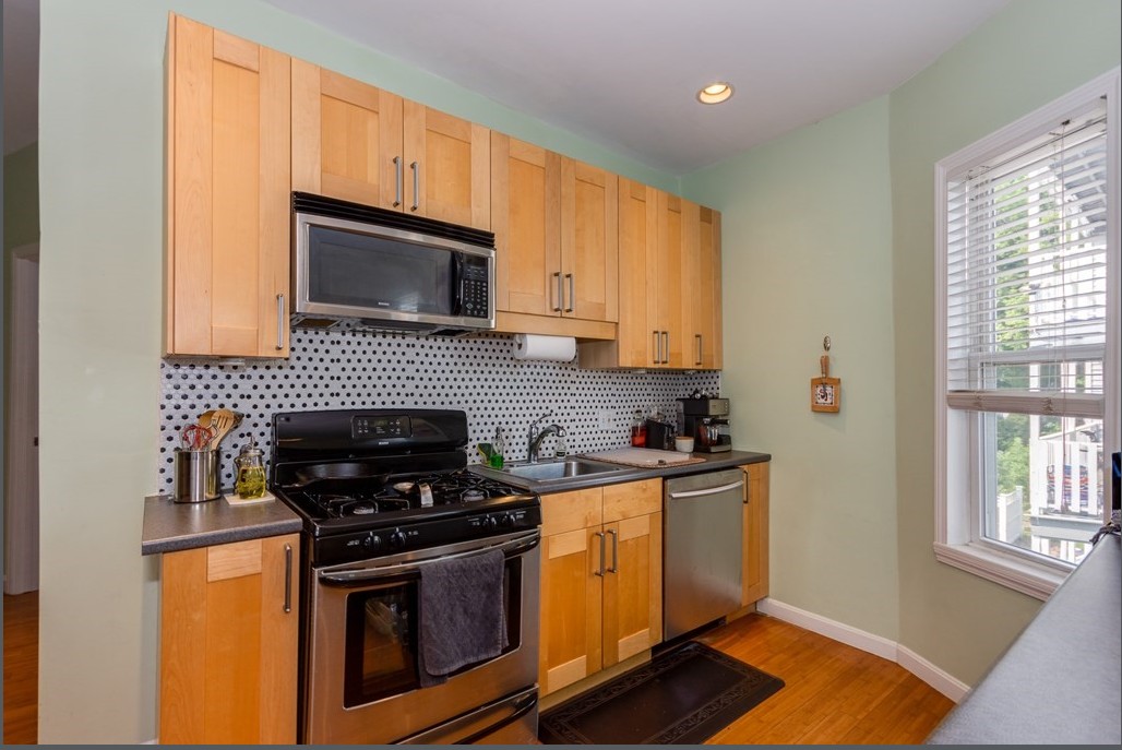 12 Montfern Ave, Brighton