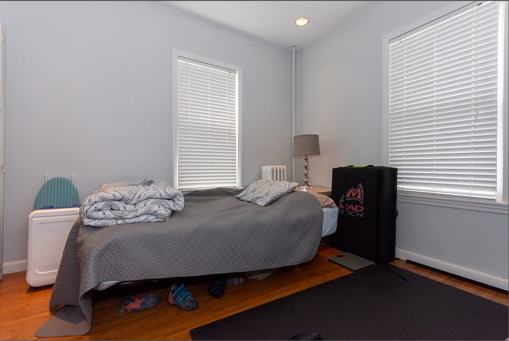 12 Montfern Ave, Brighton