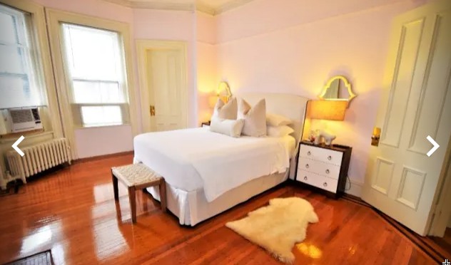 227 Newbury St, Back Bay