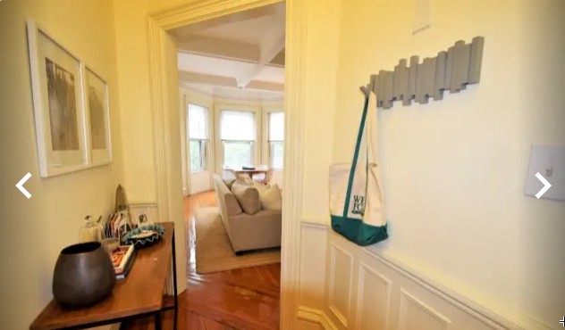 227 Newbury St, Back Bay