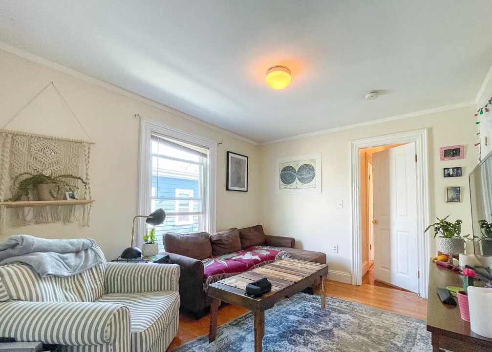 29 Pratt St, Allston