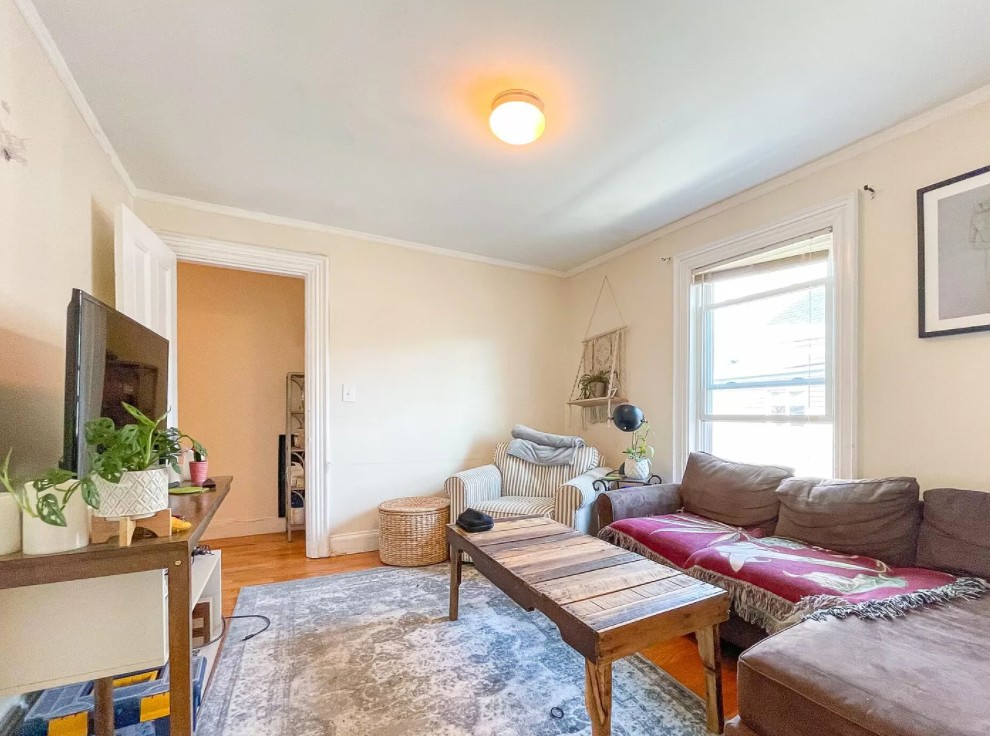 29 Pratt St, Allston