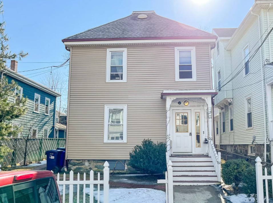 29 Pratt St, Allston