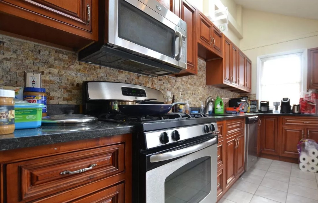 44 Pratt St, Allston