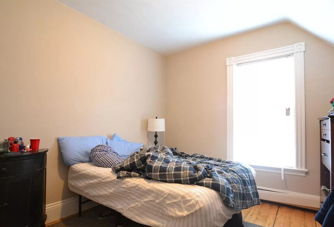 44 Pratt St, Allston