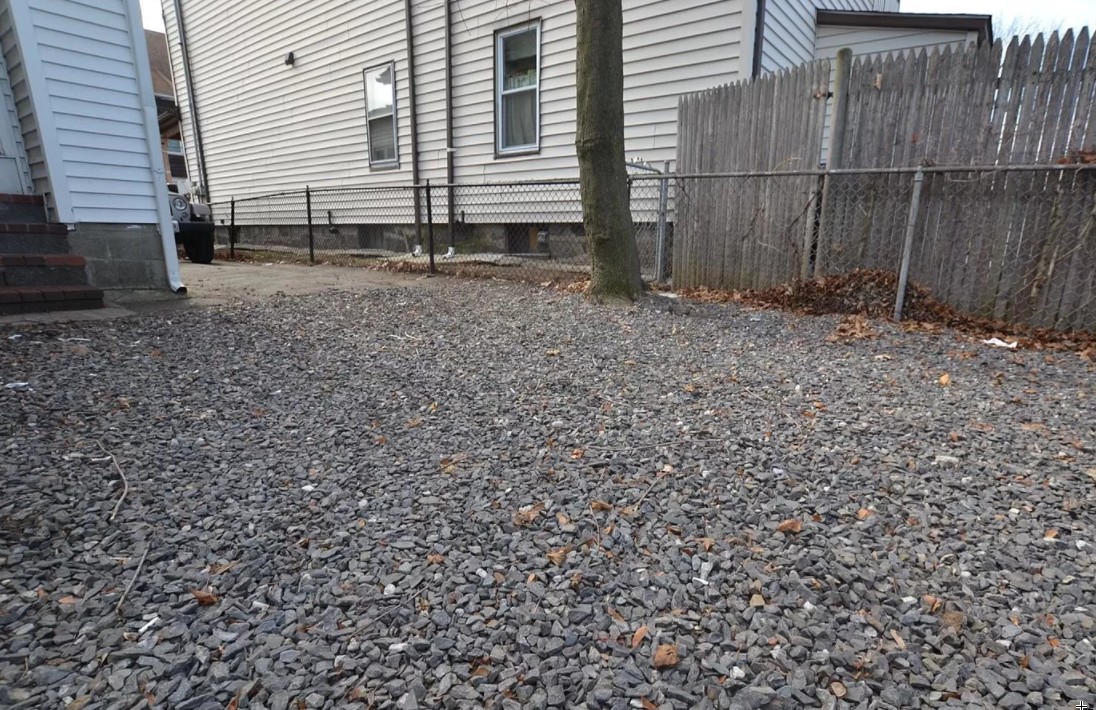 44 Pratt St, Allston