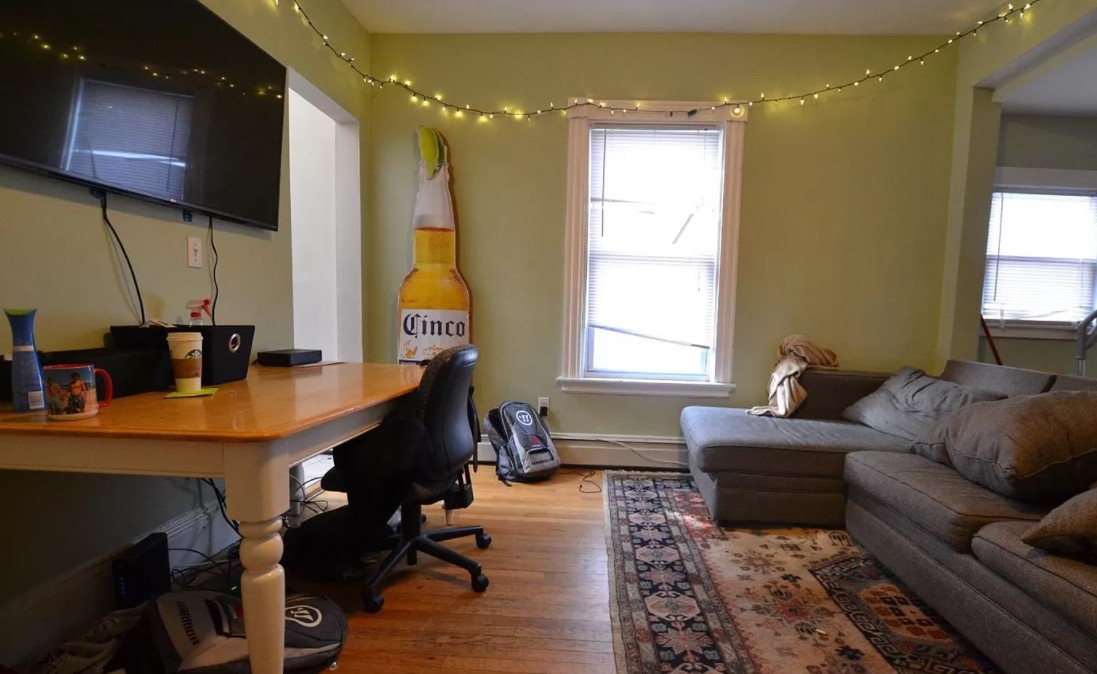 44 Pratt St, Allston