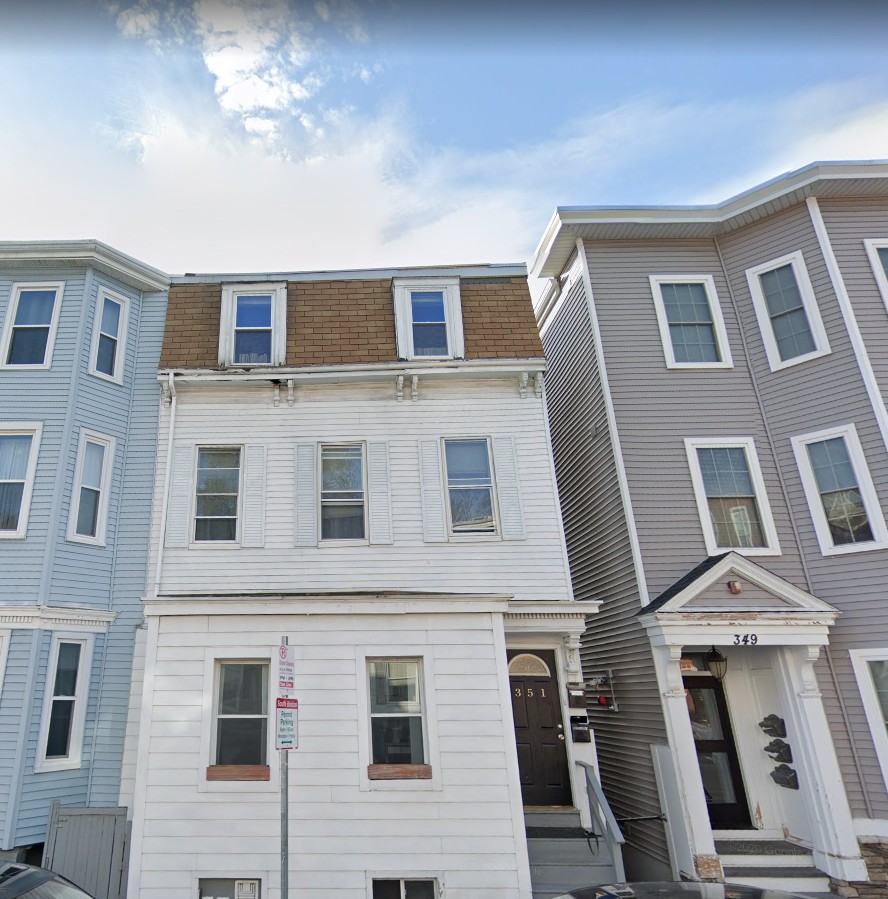 351 8th St, South Boston