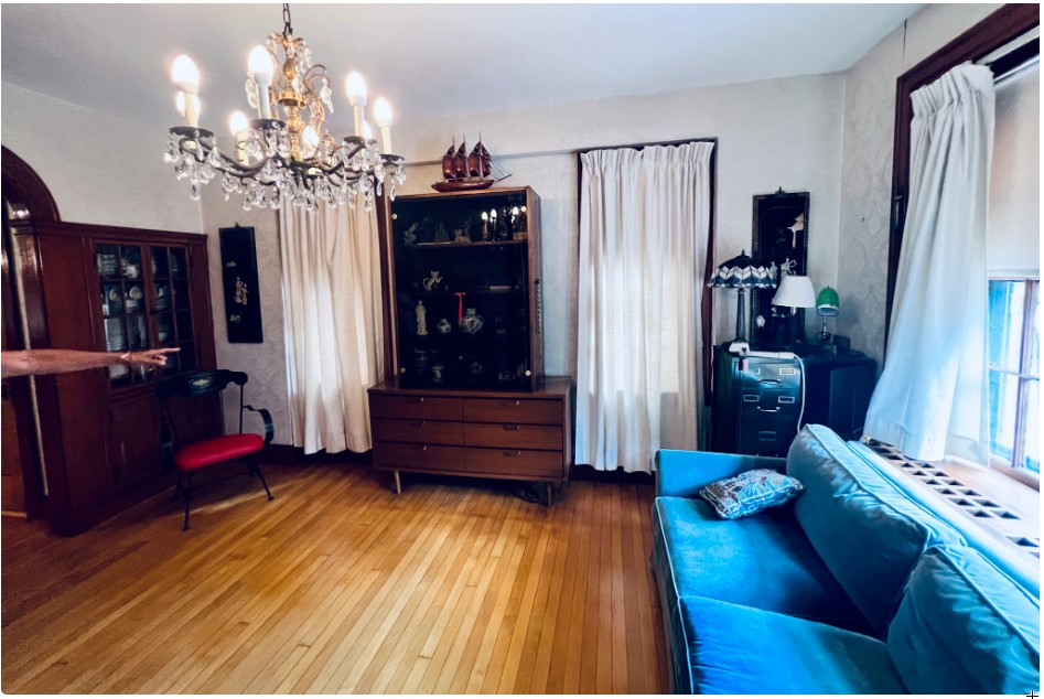 8 Aberdeen St, Fenway