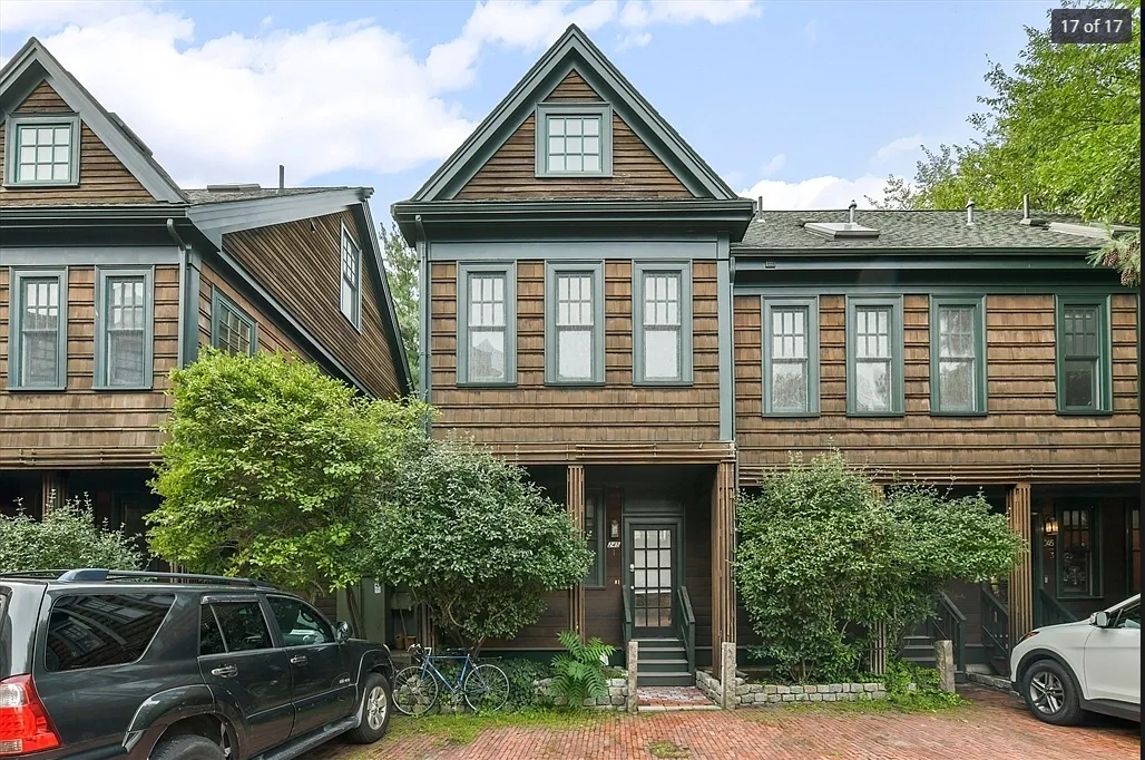 245 River St, Riverside