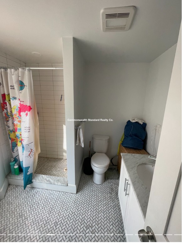 45 Carlton St, Coolidge Corner