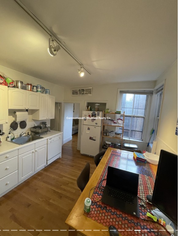 17 Irving St, Beacon Hill