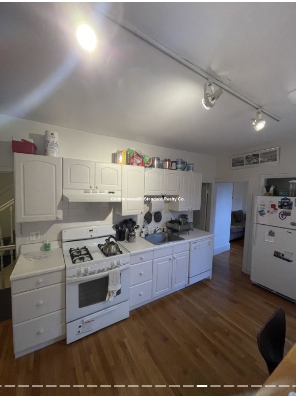 17 Irving St, Beacon Hill