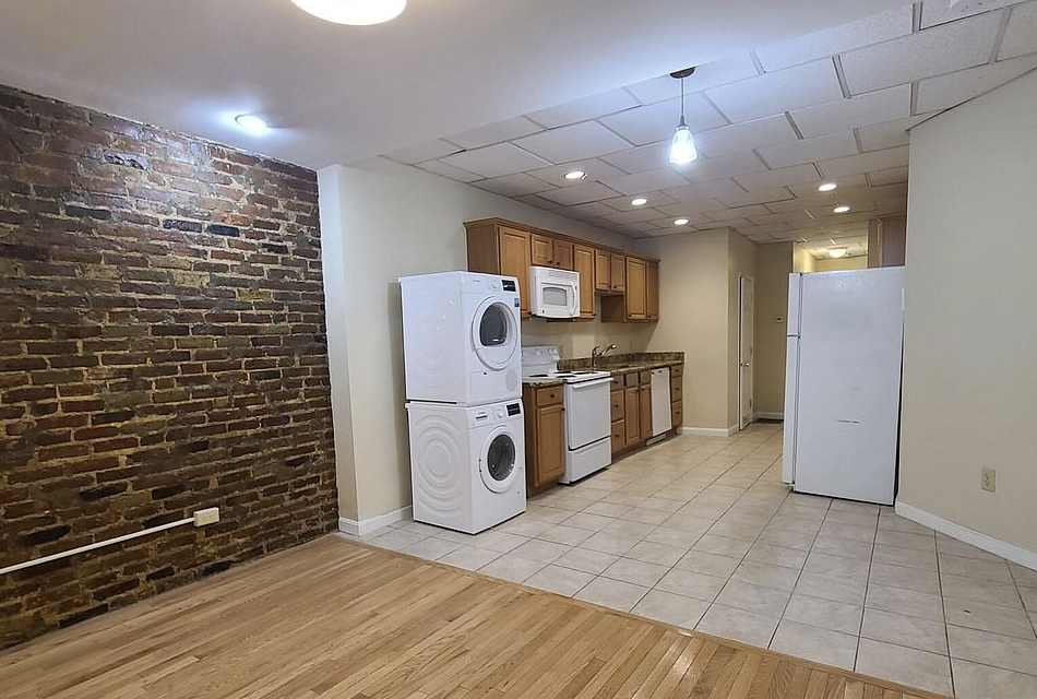 152 Salem St, North End