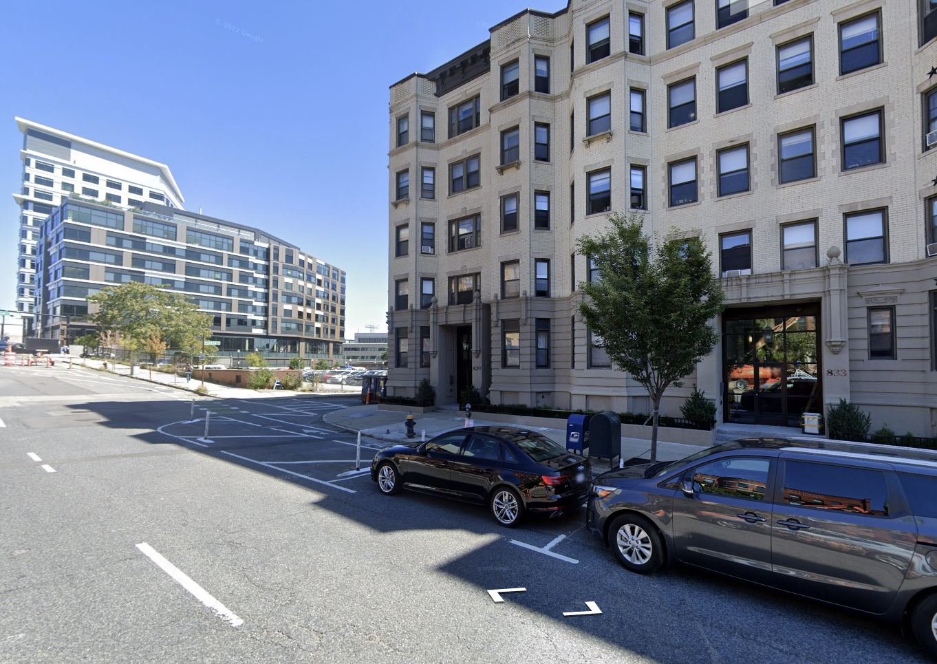 833 Beacon St, Fenway