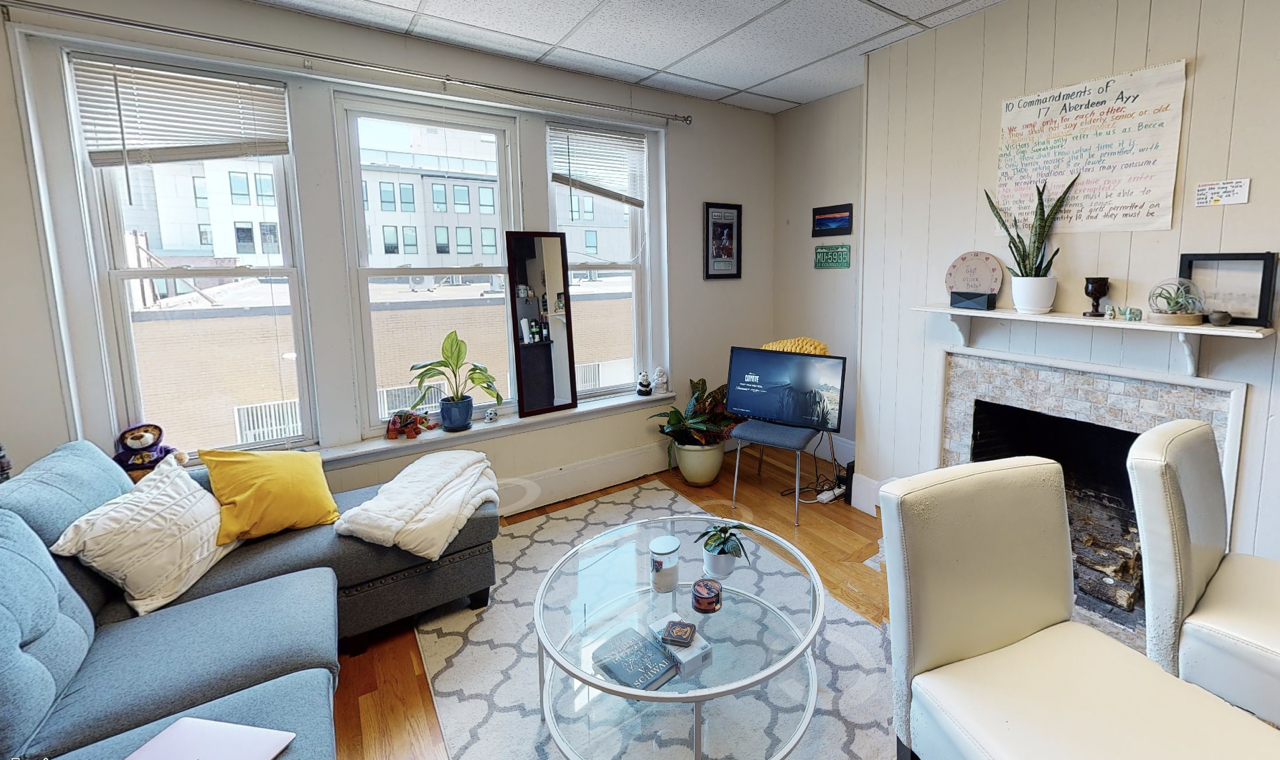 17 Aberdeen St, Fenway