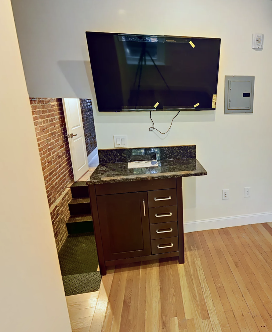 1616 Beacon St, Beacon Hill