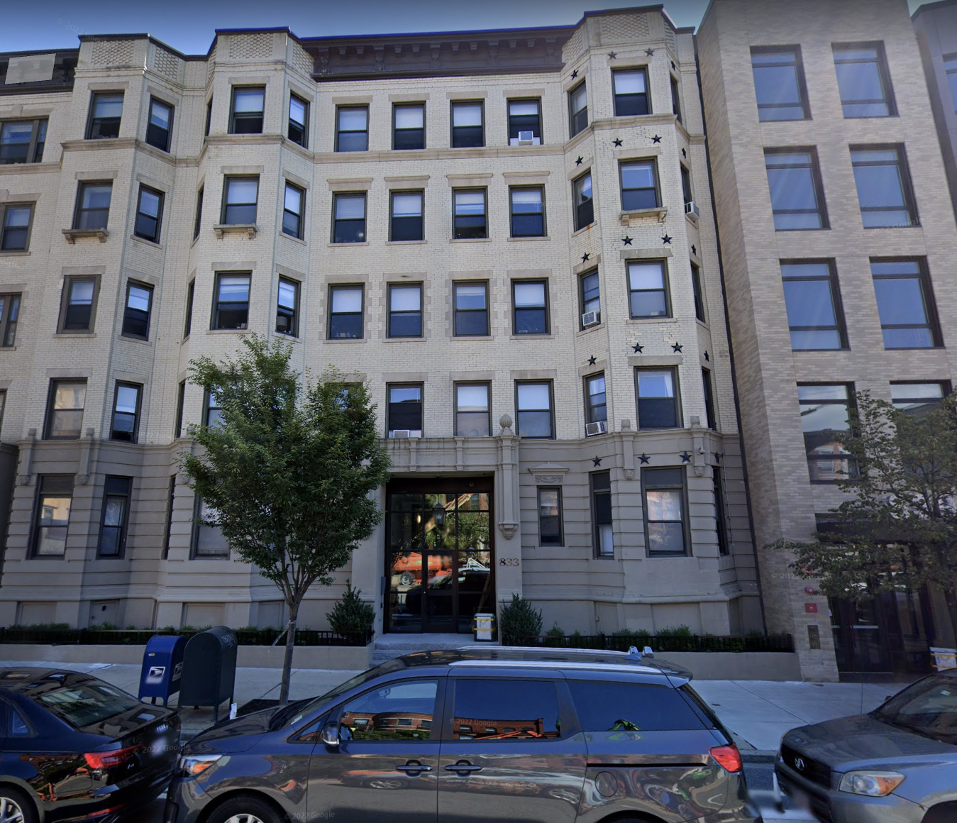 833 Beacon St, Fenway