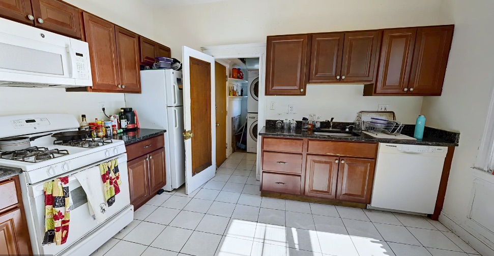 277 Mason Ter, Coolidge Corner