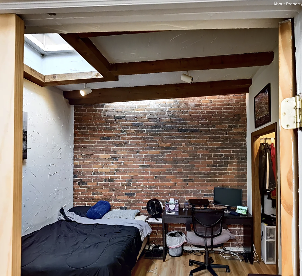 29 Saint Marys Ct, Longwood