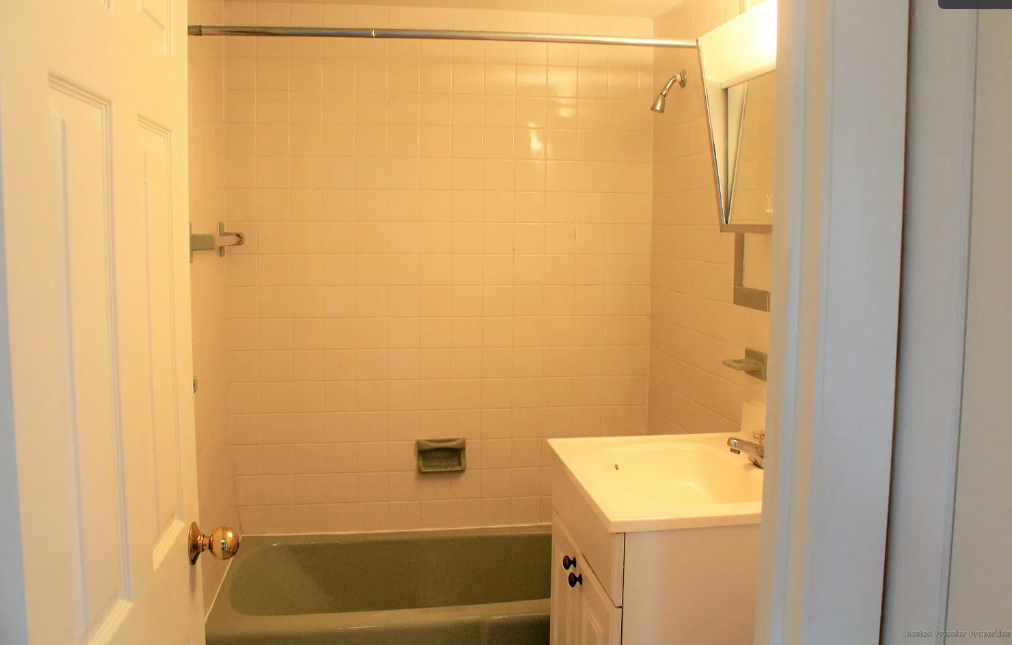 182 Quincy Ave, Quincy