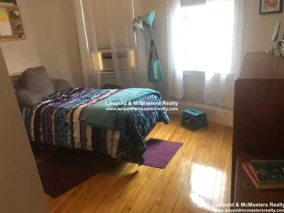 1683 Commonwealth, Brighton