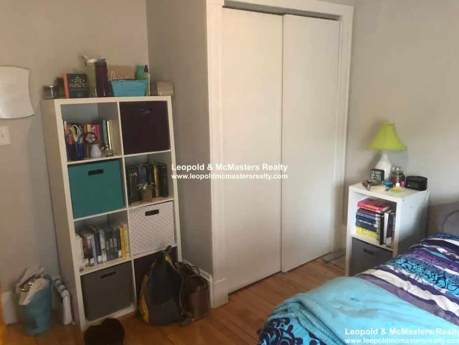 1683 Commonwealth, Brighton