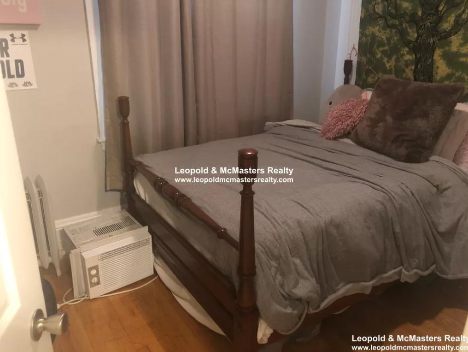 1683 Commonwealth, Brighton