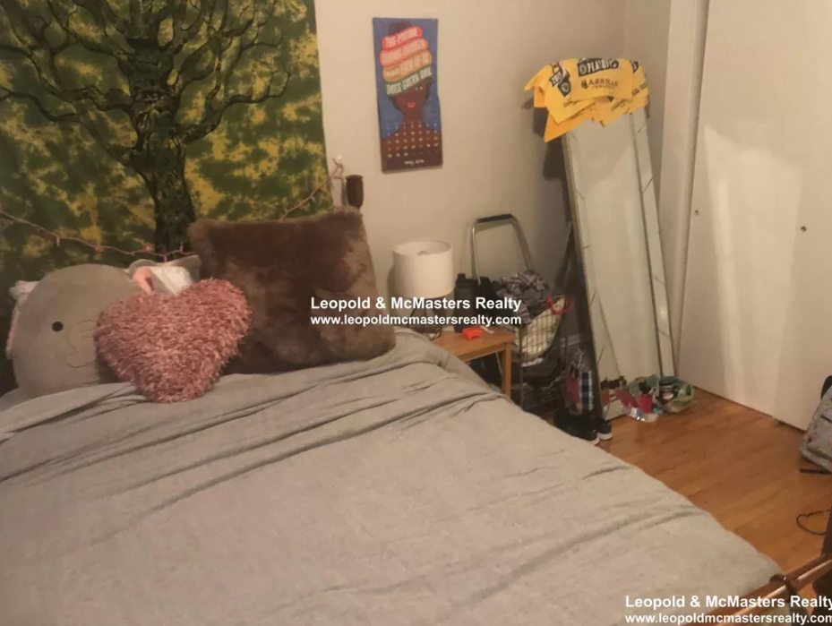 1683 Commonwealth, Brighton