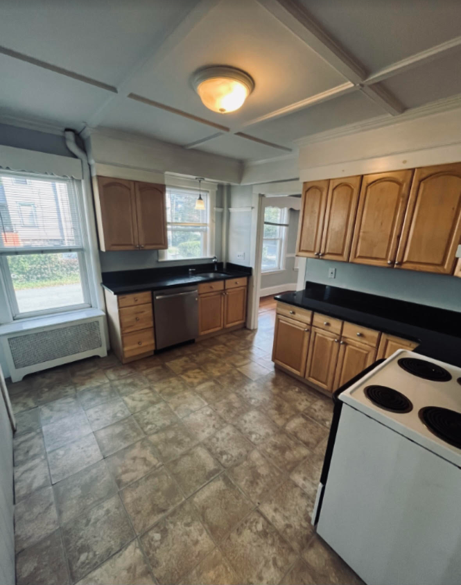 43 Orchard St, Medford