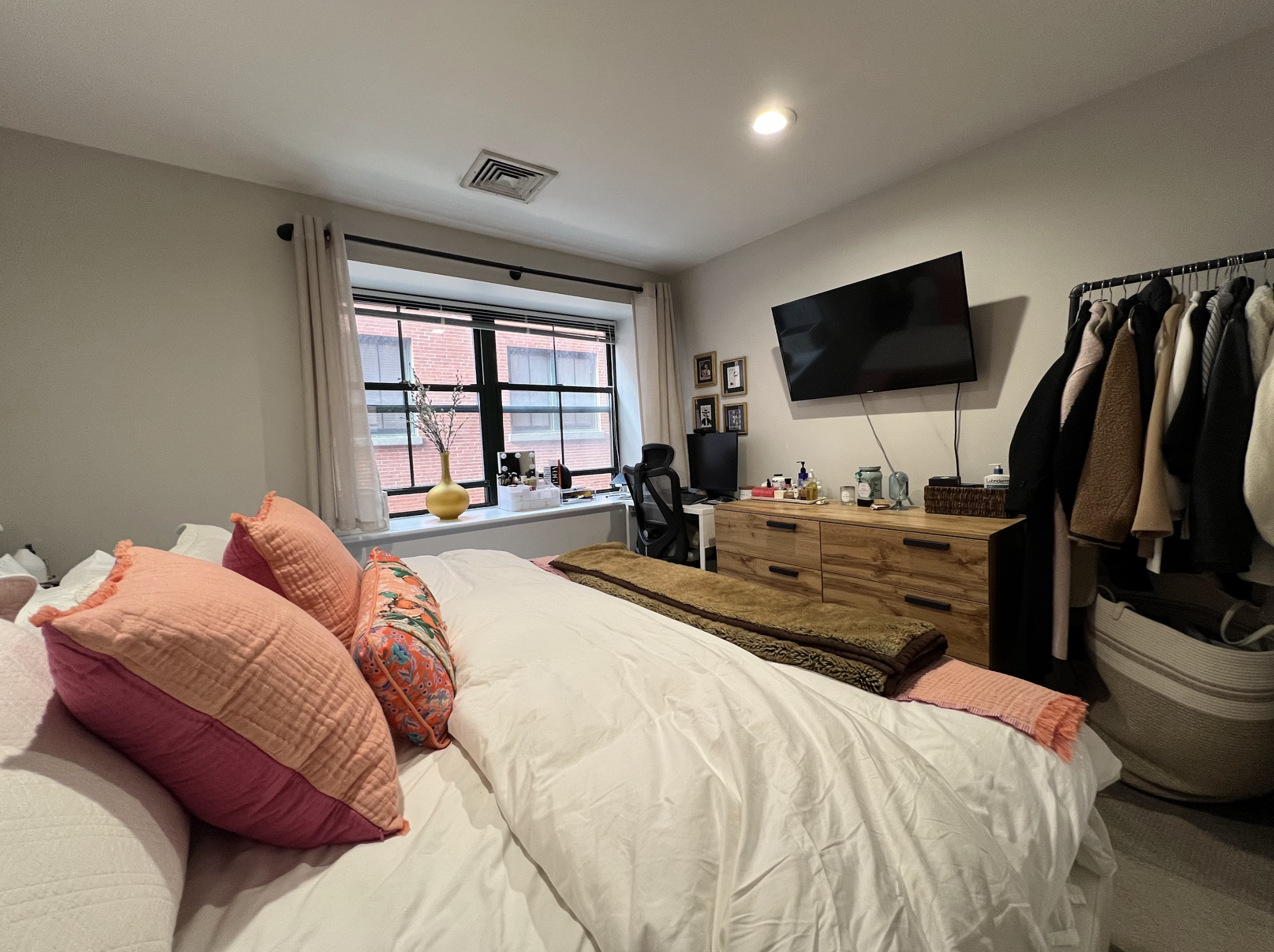 1661 Washington St, South End