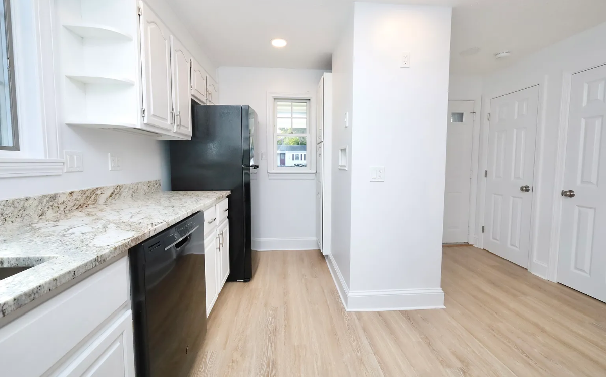 16 Orchard St, Medford