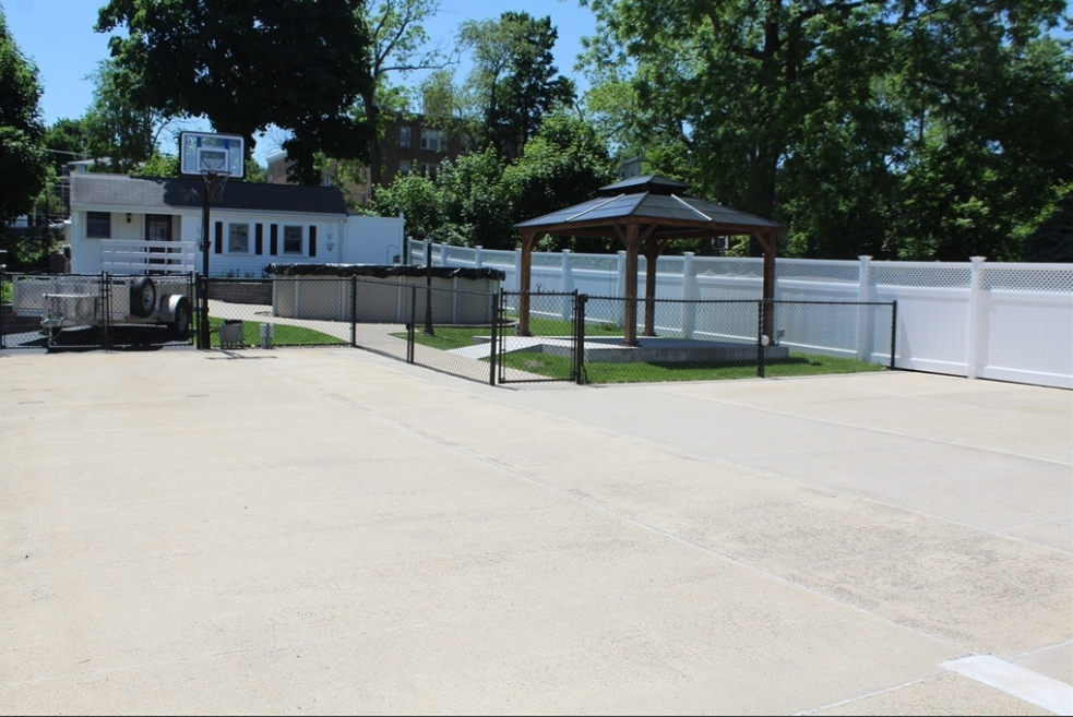 16 Orchard St, Medford