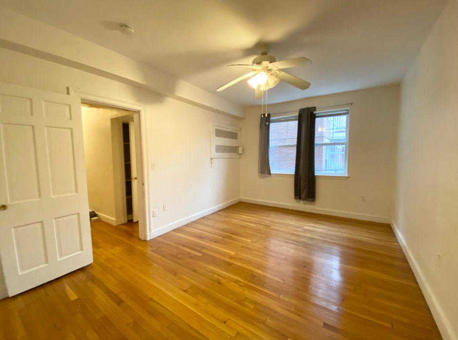 20 Fairbanks St, Washington Square