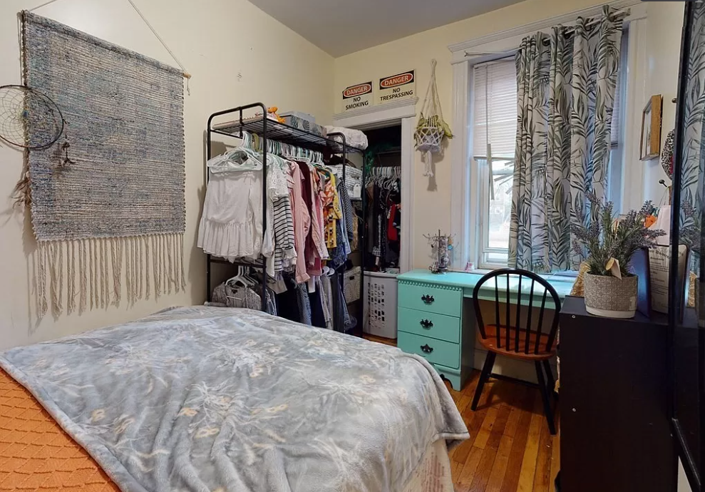 1637 Commonwealth Ave, Brighton