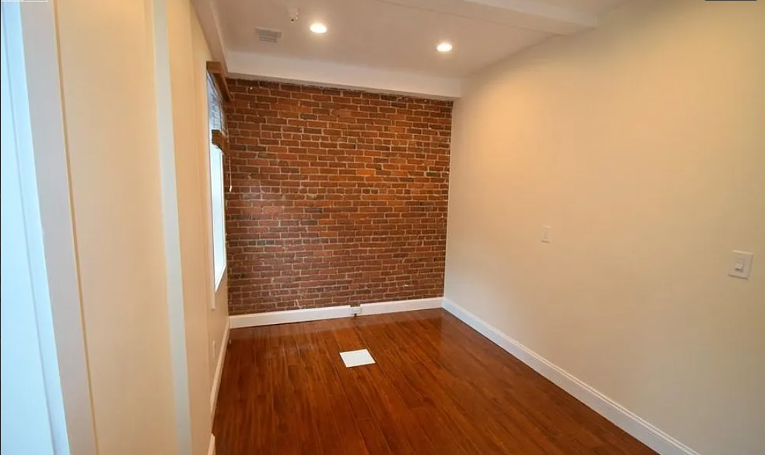 1203 Beacon St, Coolidge Corner