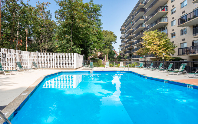 101 Monmouth St, Longwood