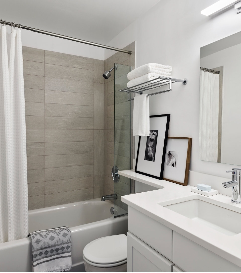 1 Devonshire Pl, Downtown