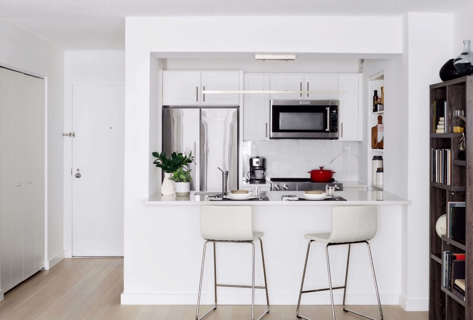 1 Devonshire Pl, Downtown