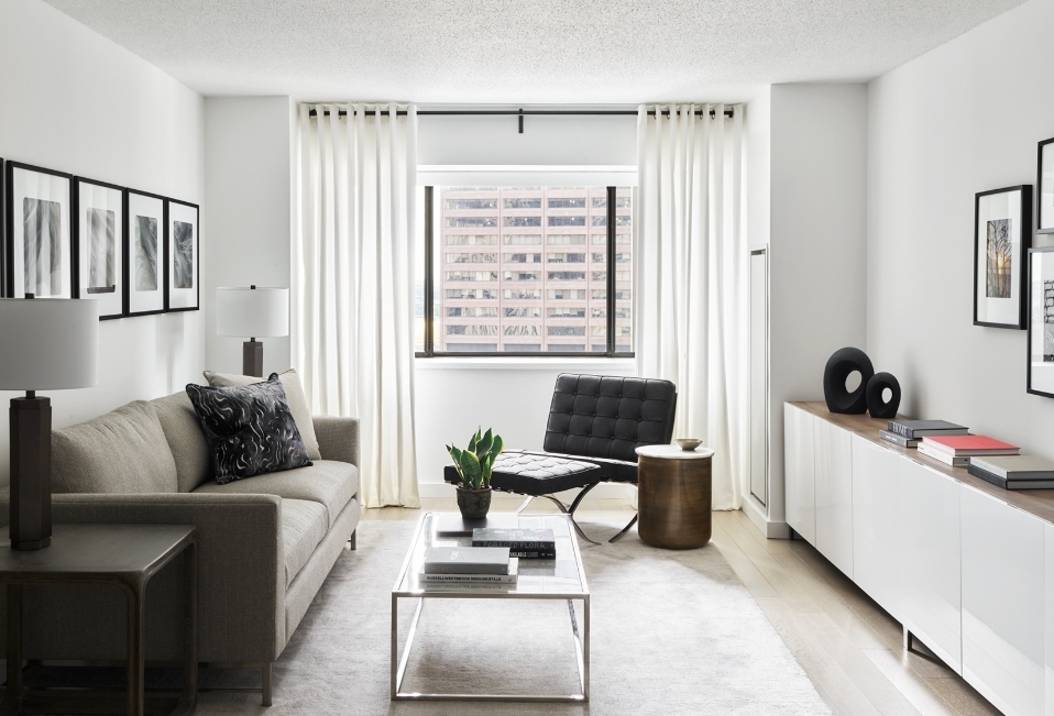 1 Devonshire Pl, Downtown