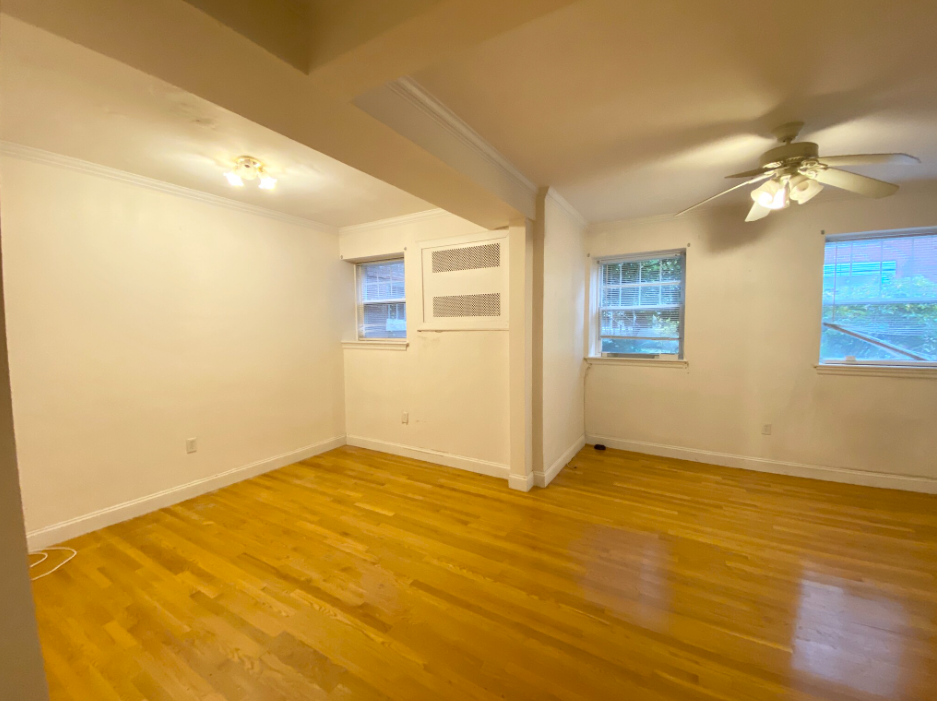 20 Fairbanks St, Washington Square