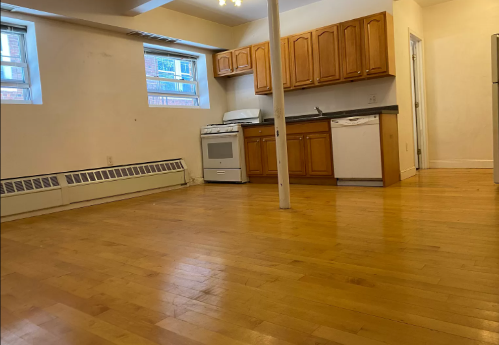 1555 Beacon St, Washington Square