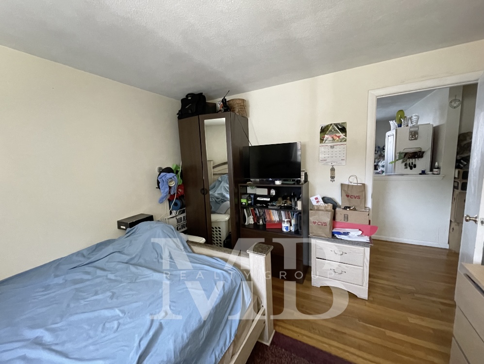 32 Lexington St, Watertown