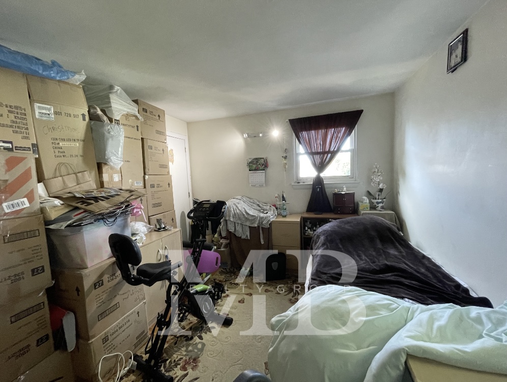 32 Lexington St, Watertown