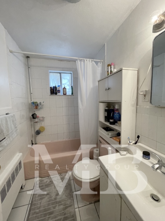 32 Lexington St, Watertown