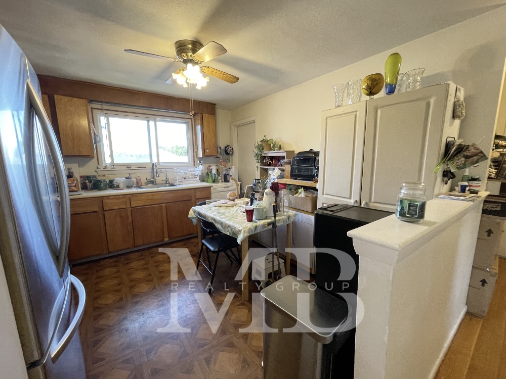 32 Lexington St, Watertown