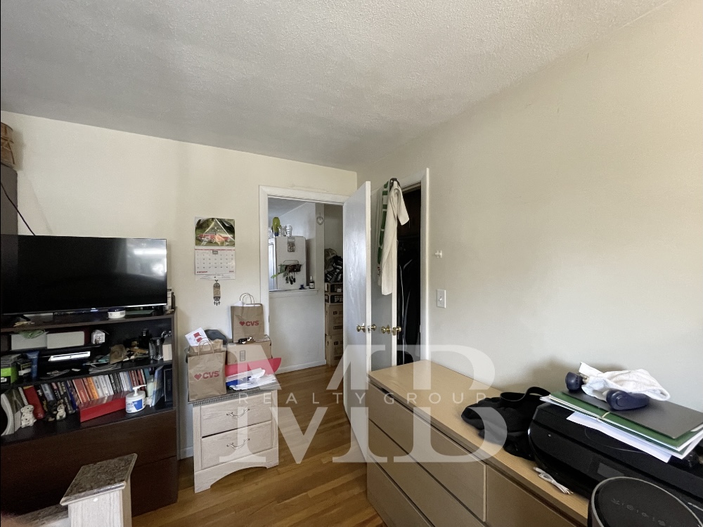 32 Lexington St, Watertown