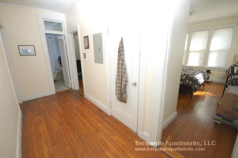 15 Glenville Ave, Allston